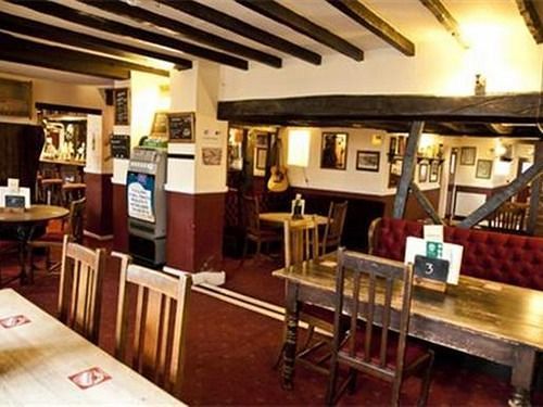 Crossways Inn Хайбридж Екстериор снимка